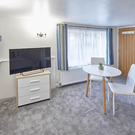 Host & Stay - Princess Place Studio Whitby Exteriör bild