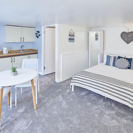 Host & Stay - Princess Place Studio Whitby Exteriör bild
