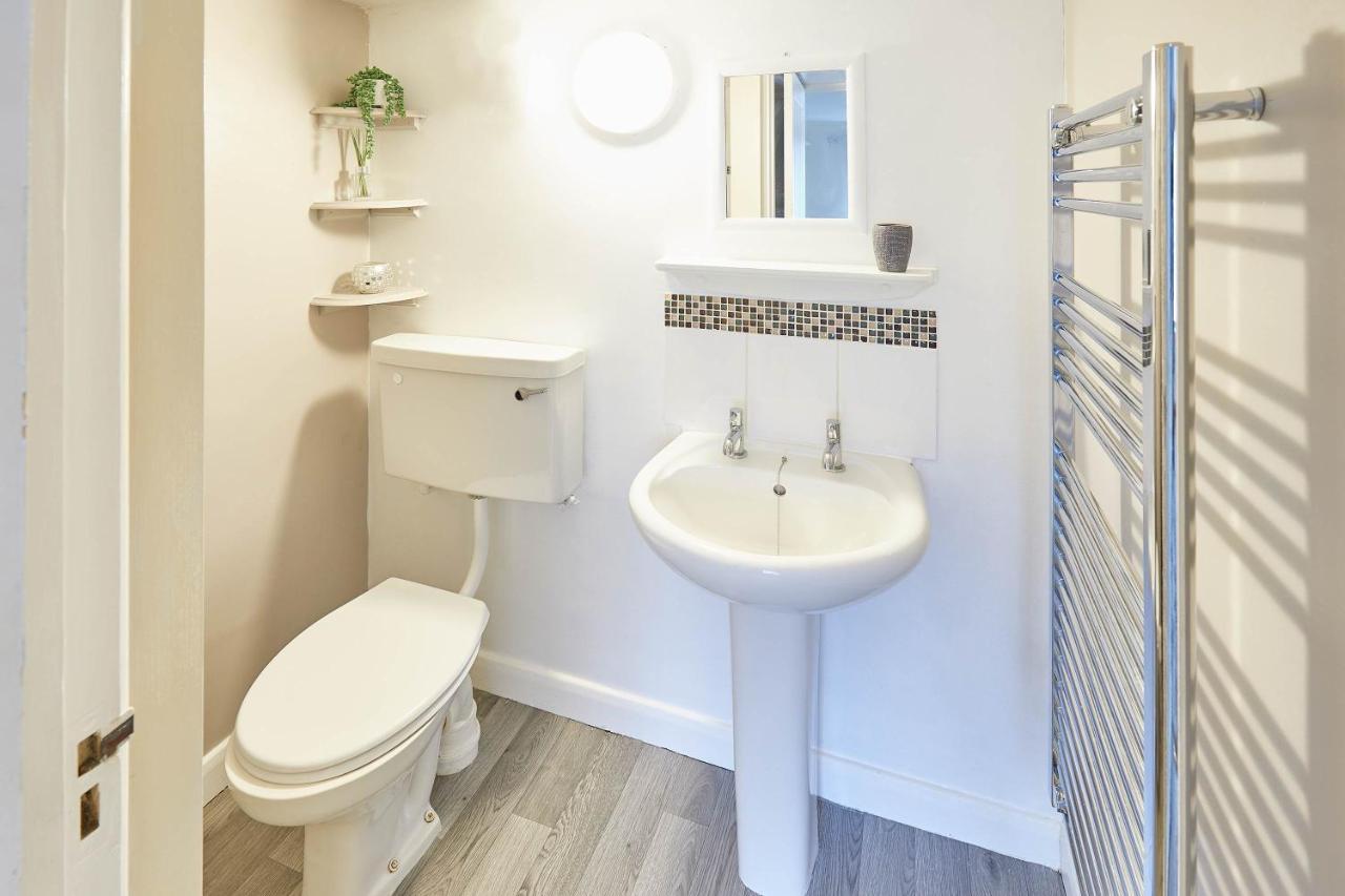 Host & Stay - Princess Place Studio Whitby Exteriör bild